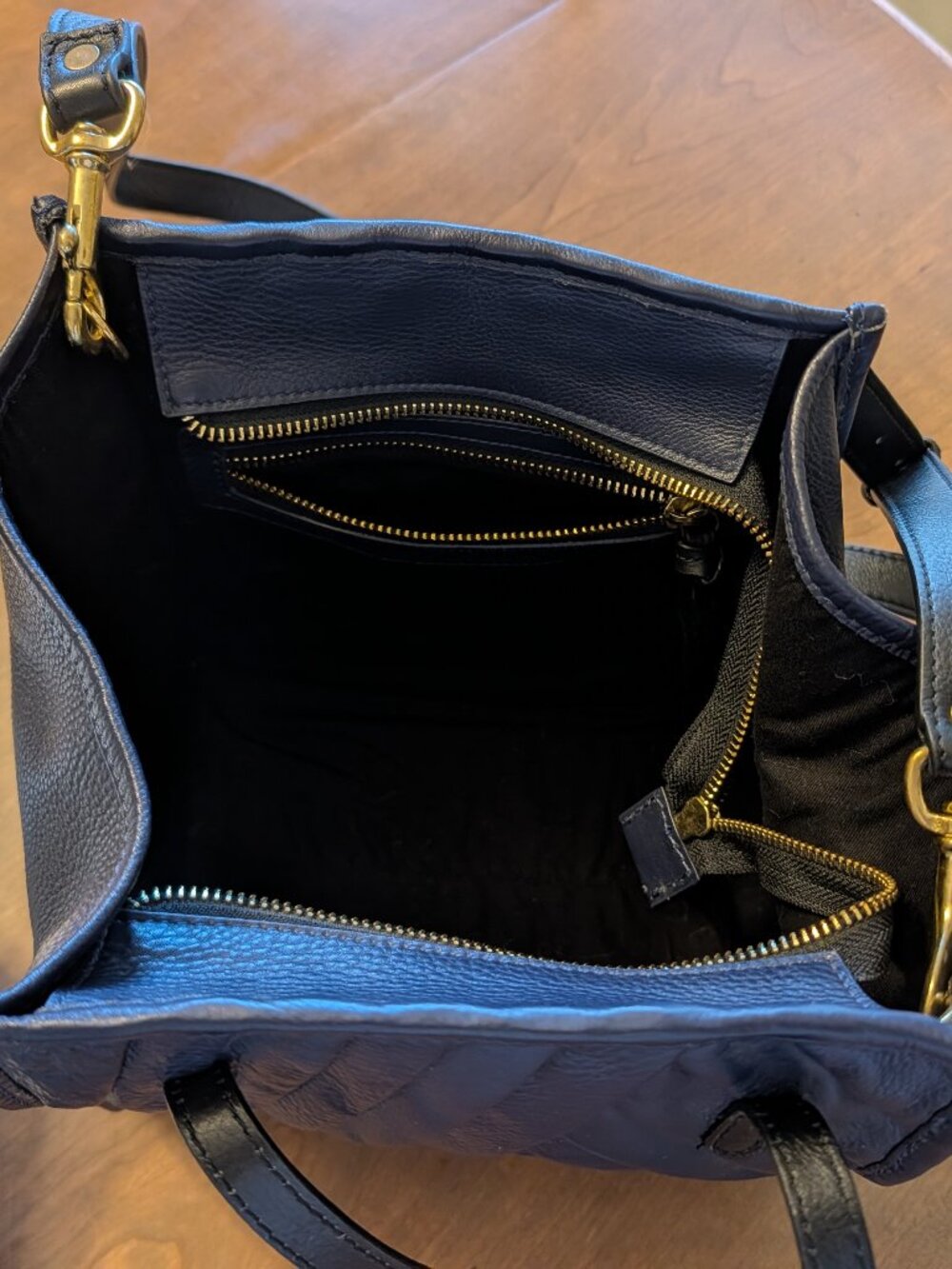 Purse - Picture 2 of 3